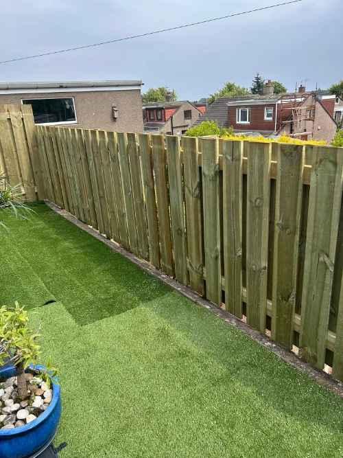 Glashieburn Timber Fence Aberdeenshire